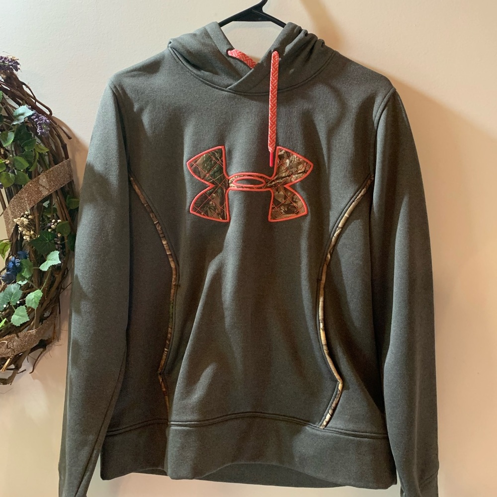 Underarmour pink and camo thermal hoodie